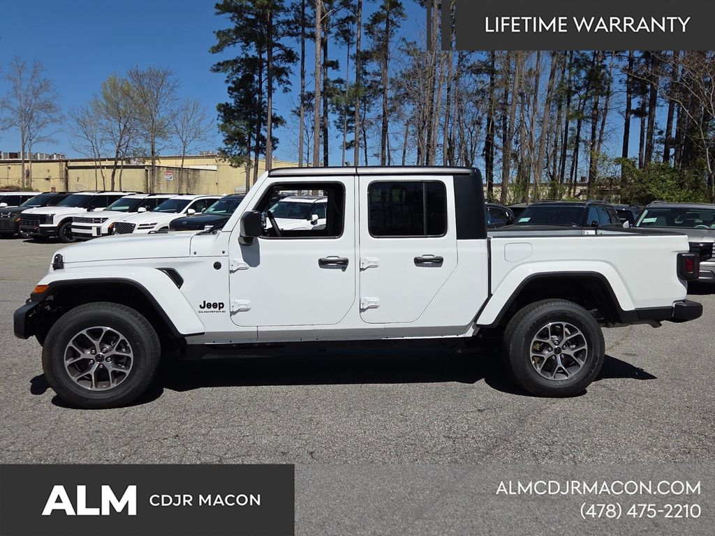 New 2026 Bright White Clear-Coat Exterior Paint Jeep Sport S image 5
