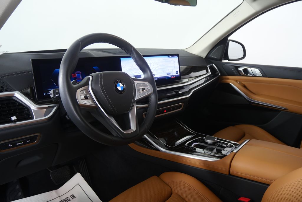 Thumbnail: 2026 BMW X7 - 13