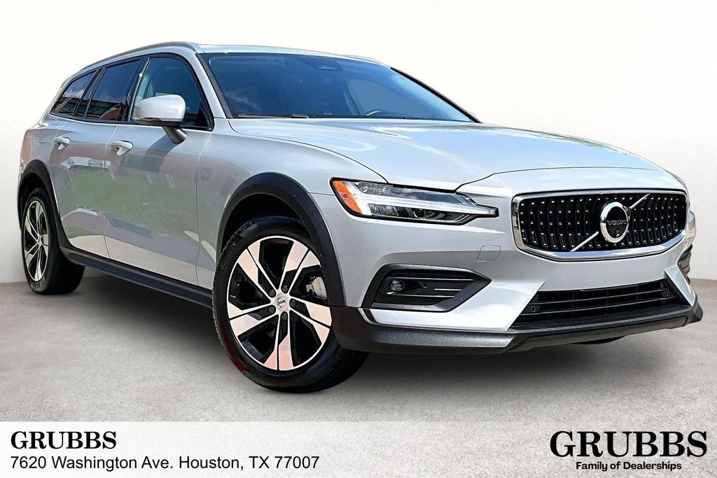 2024 Volvo V60 Cross Country B5 Plus AWD