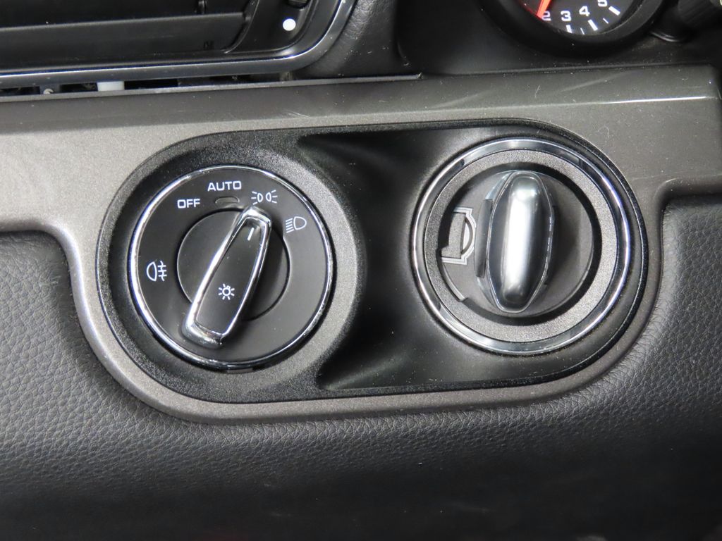 Thumbnail: 2017 Porsche 911 - 23