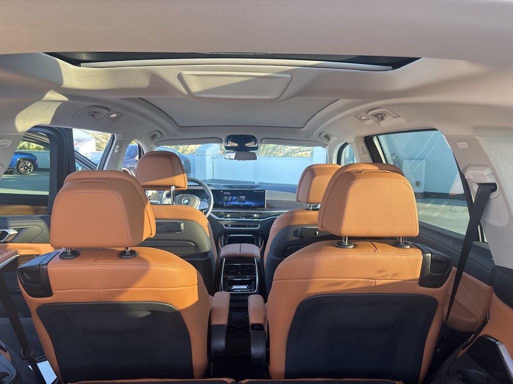 Thumbnail: 2023 BMW X7 - 9