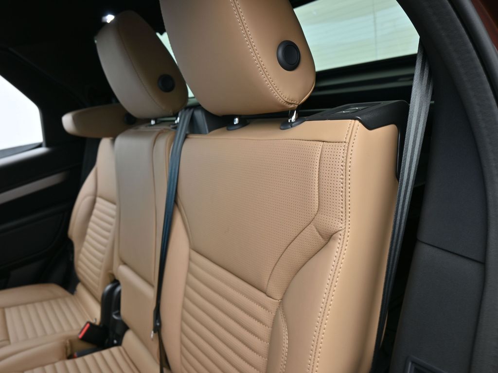 2026 Land Rover Discovery Gemini Edition - Photo 35