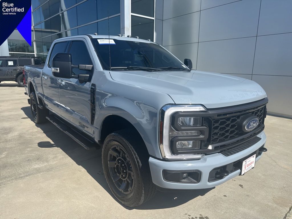 Glacier Gray Metallic Tri-Coat 2024 Ford F-250 Super Duty Lariat Crew Cab 4WD Pickup Truck Four-Wheel Drive Automatic