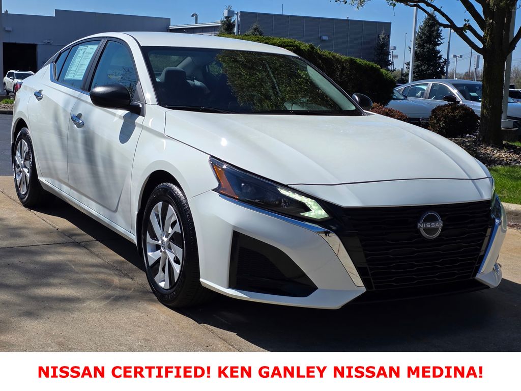 Glacier White 2025 Nissan Altima 2.5 S FWD Sedan Front-Wheel Drive Continuously Variable Transmission