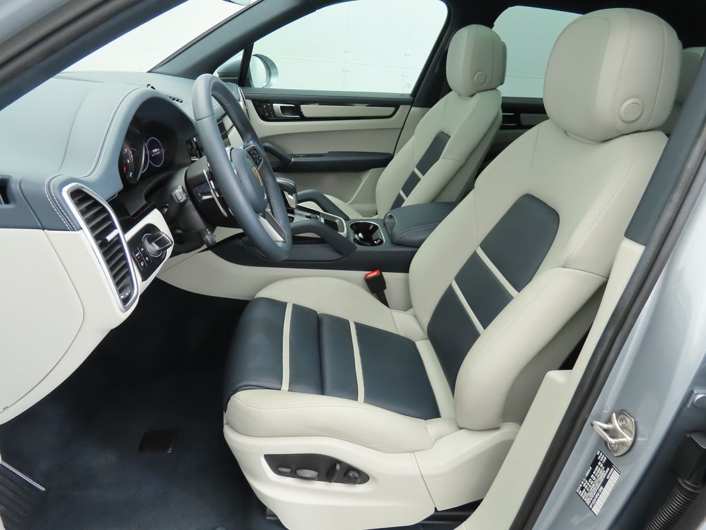 2023 Porsche Cayenne E-Hybrid 21