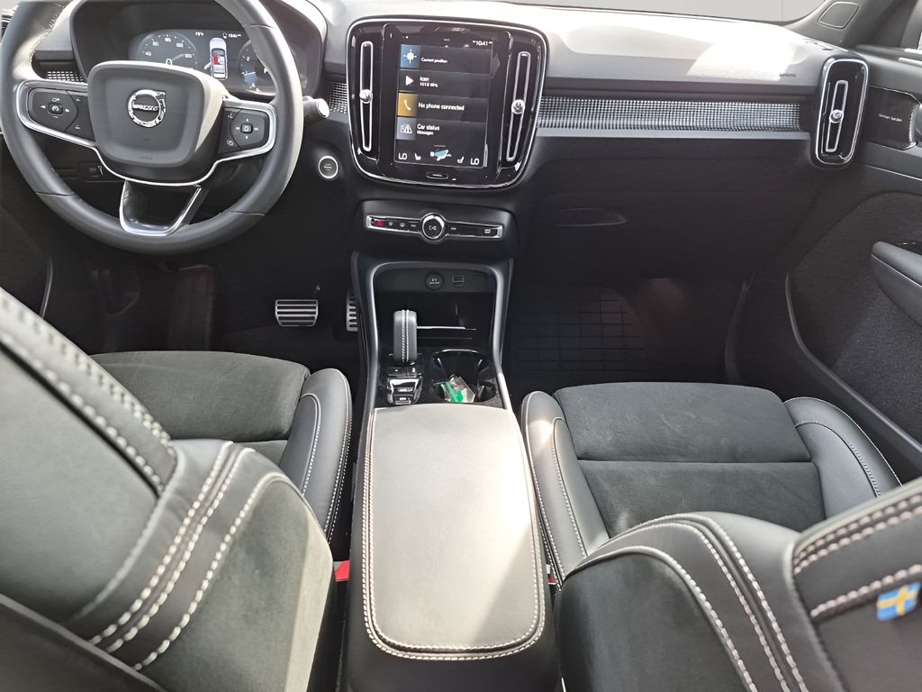 Used Car 2022 Volvo Xc40  R-design For Sale Under $25,000 In Austin, Texas