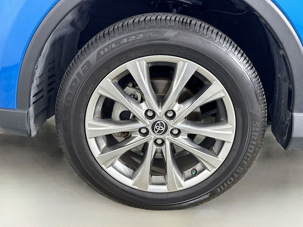 Thumbnail: 2018 Toyota RAV4 - 31