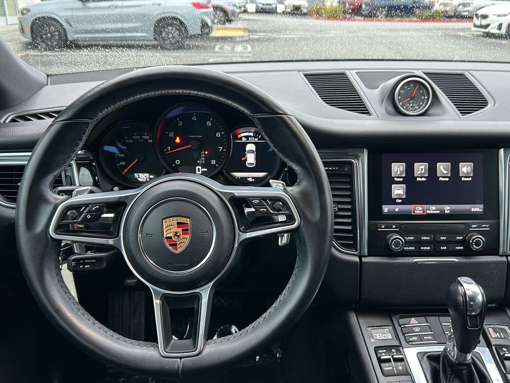 Thumbnail: 2018 Porsche Macan - 16