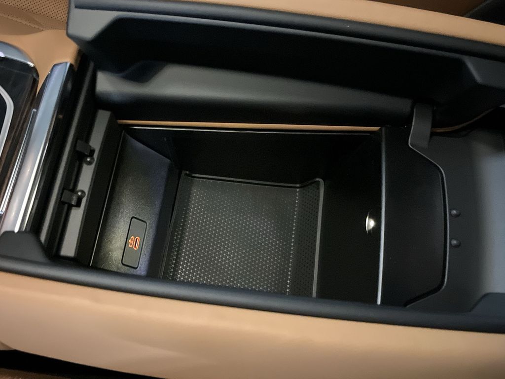 Thumbnail: 2026 BMW X5 - 21