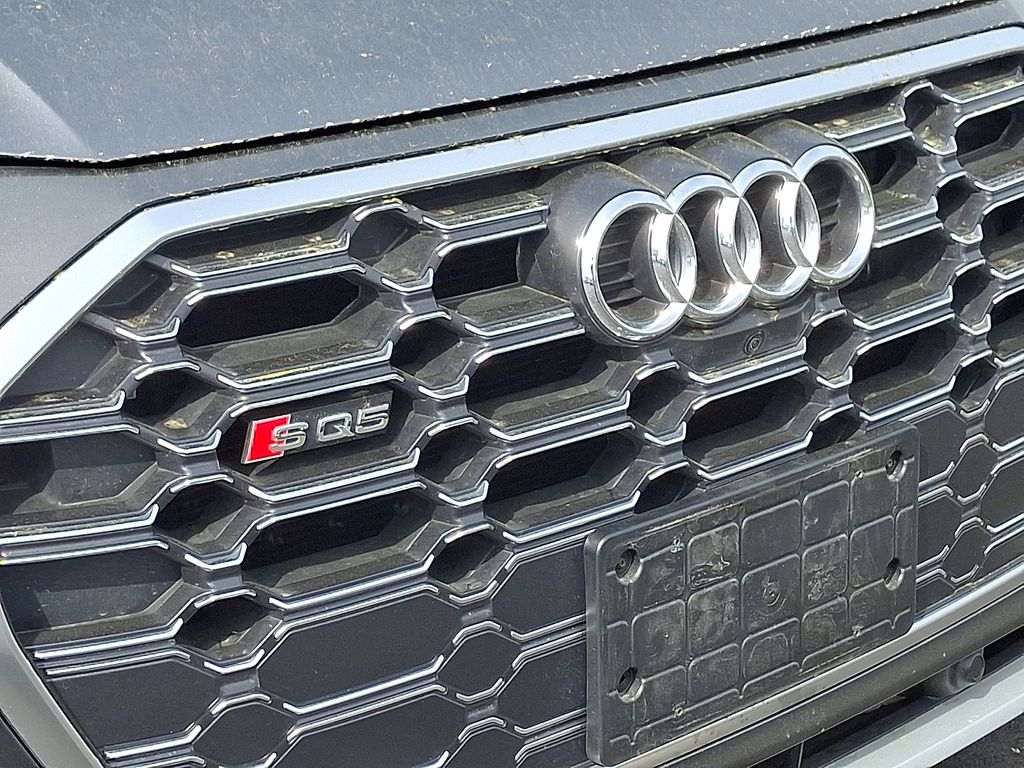 Thumbnail: 2025 Audi SQ5 - 4