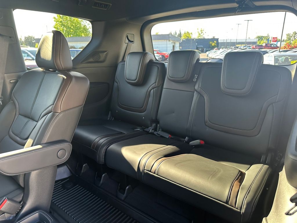 2025 Nissan Armada SL