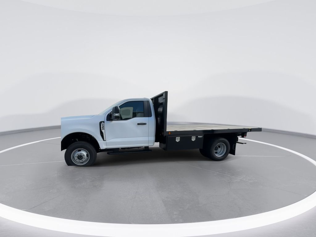New 2024 Oxford White Ford F-350® XL image 6