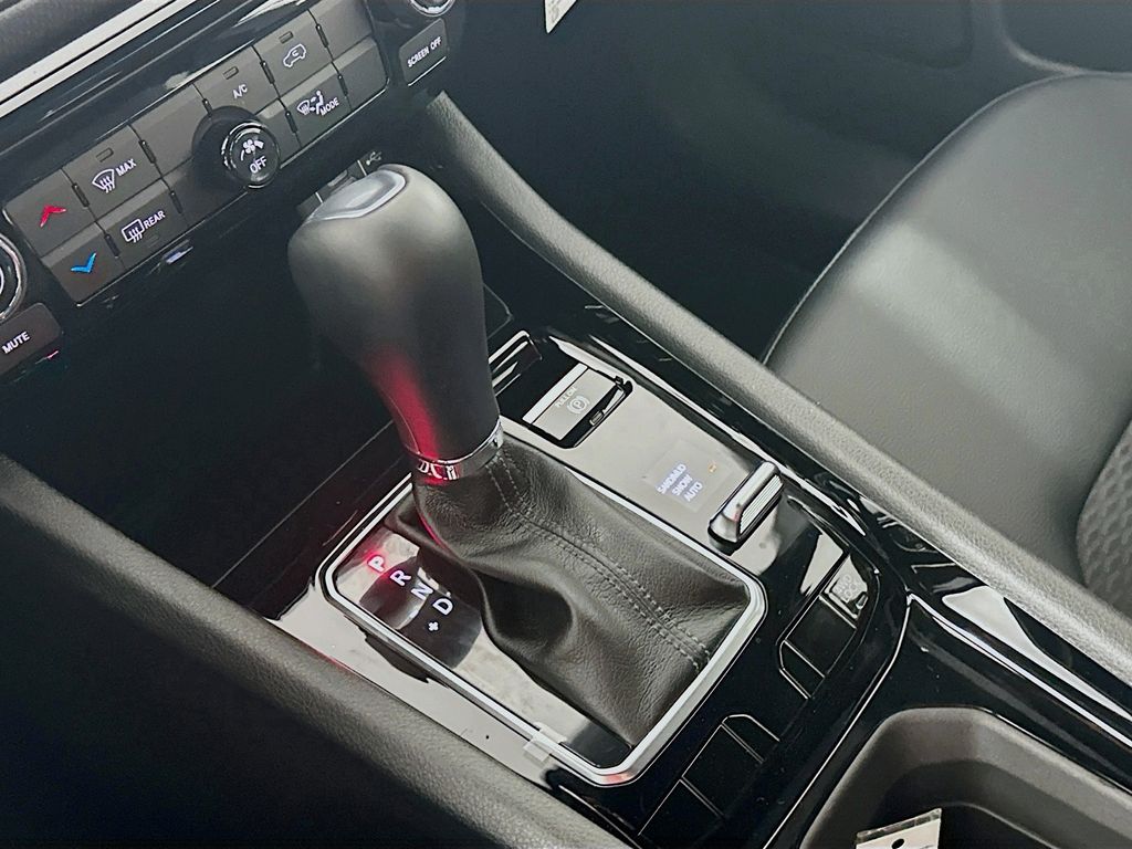 New 2026 Silver Jeep Latitude Altitude image 12