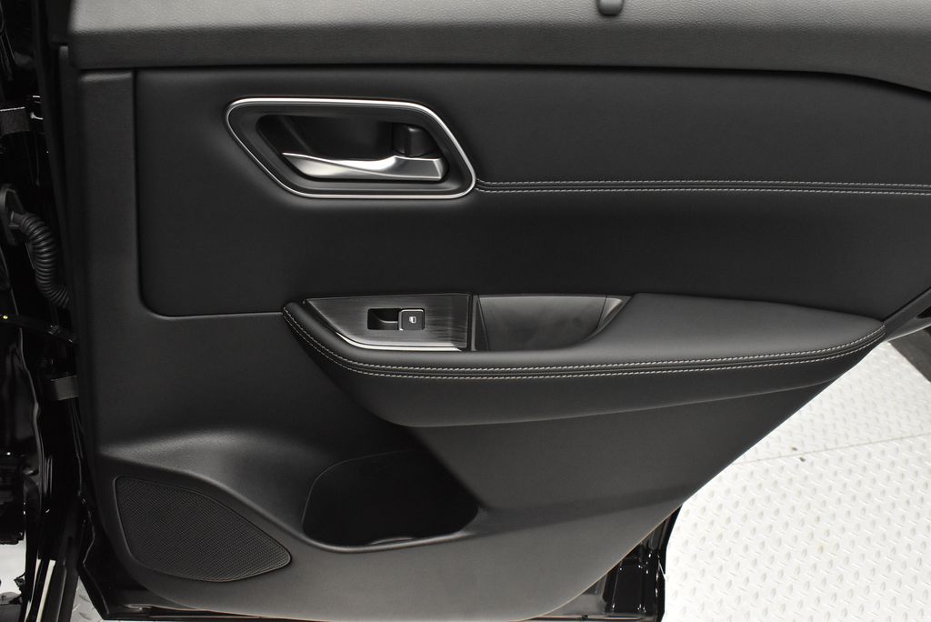 Thumbnail: 2026 Nissan Rogue - 32