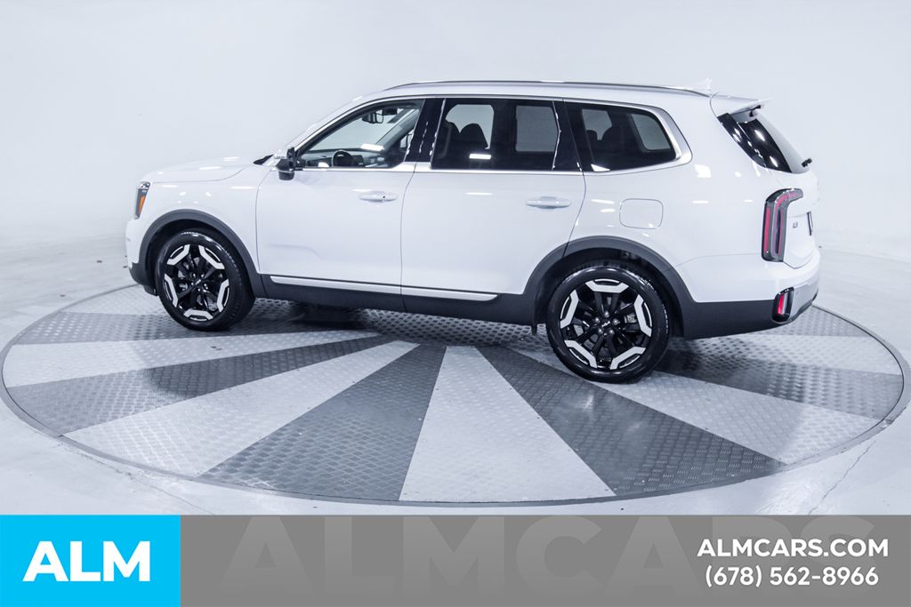 Used 2024 White Kia EX image 5