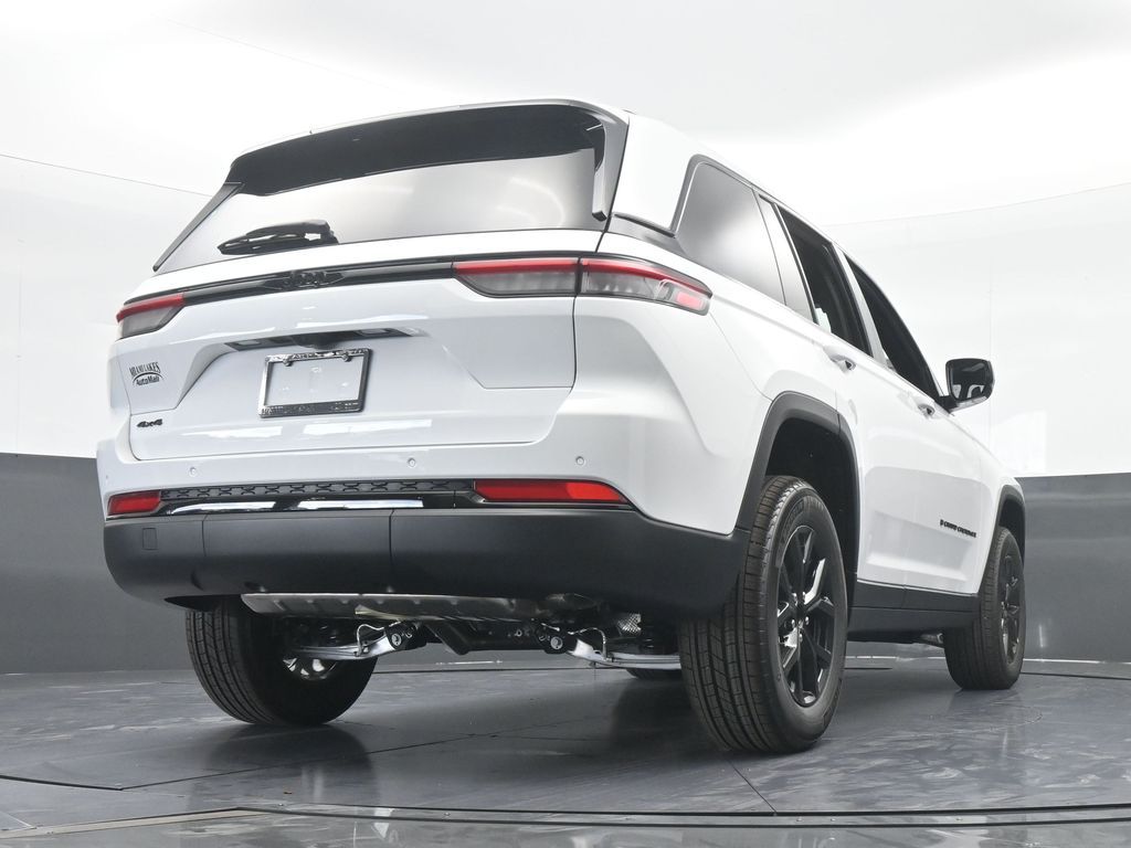 Used 2025 Bright White Clearcoat Jeep Altitude X image 53