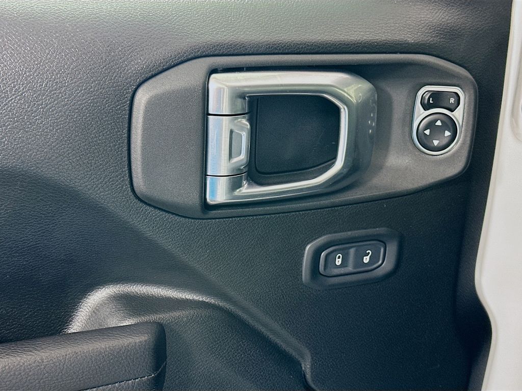 Thumbnail: 2024 Jeep Gladiator - 17