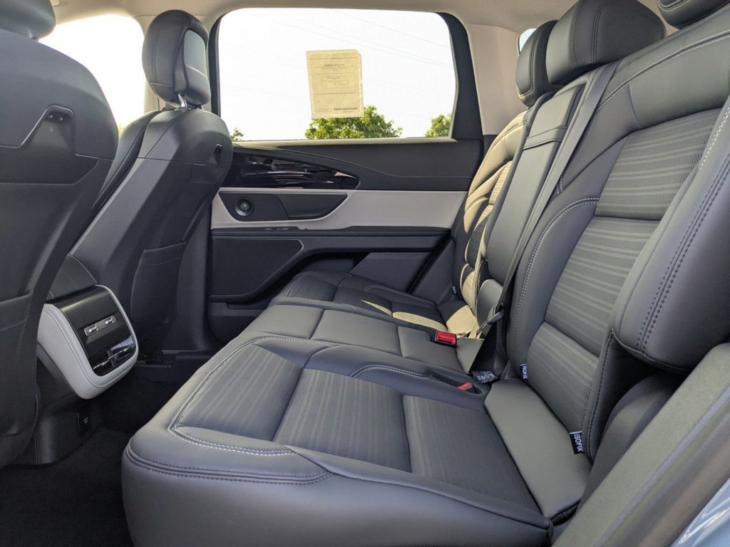2025 Lincoln Nautilus Hybrid Reserve