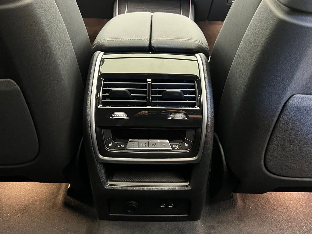 Thumbnail: 2026 BMW X5 - 9