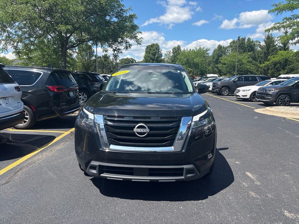 Super Black 2025 Nissan Pathfinder SUV / Crossover All-Wheel Drive 9-Speed Automatic