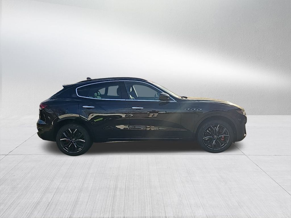 2022 Maserati Levante Modena 4