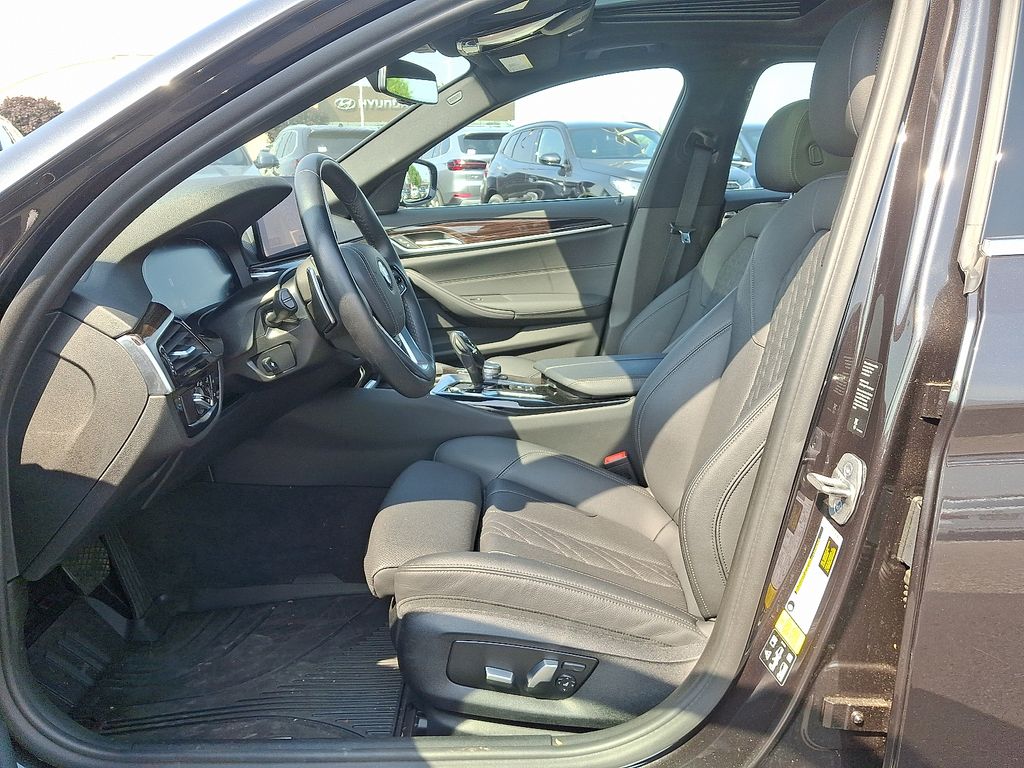 2022 BMW 5 Series 540i xDrive 14