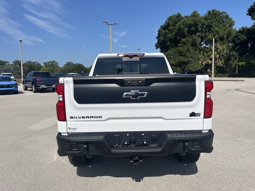 2024 Chevrolet Silverado 1500 ZR2 3