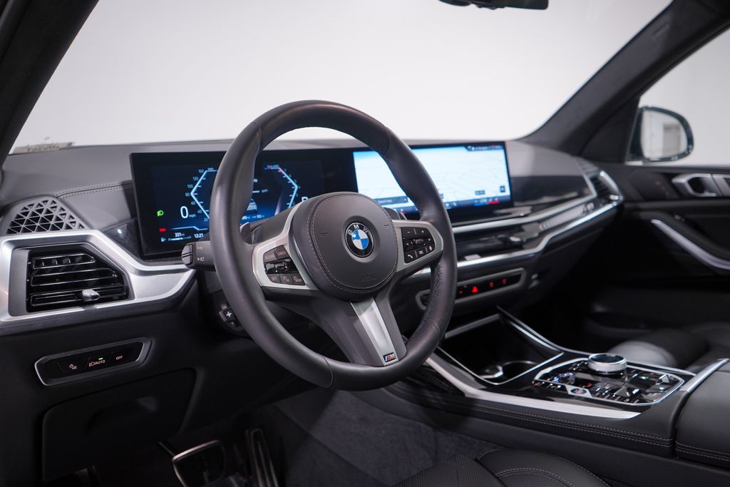 Thumbnail: 2024 BMW X7 - 6