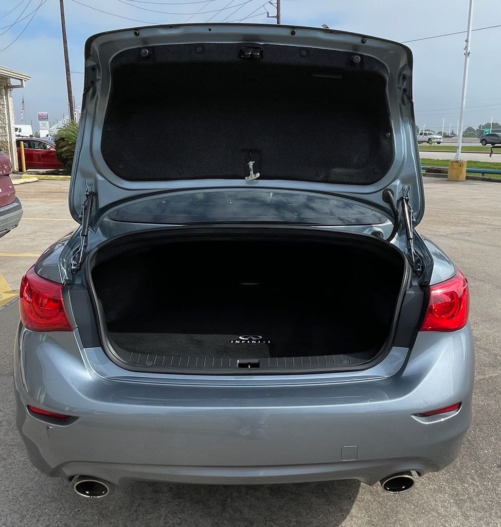 2015 INFINITI Q50 Premium Blue at Autostrade