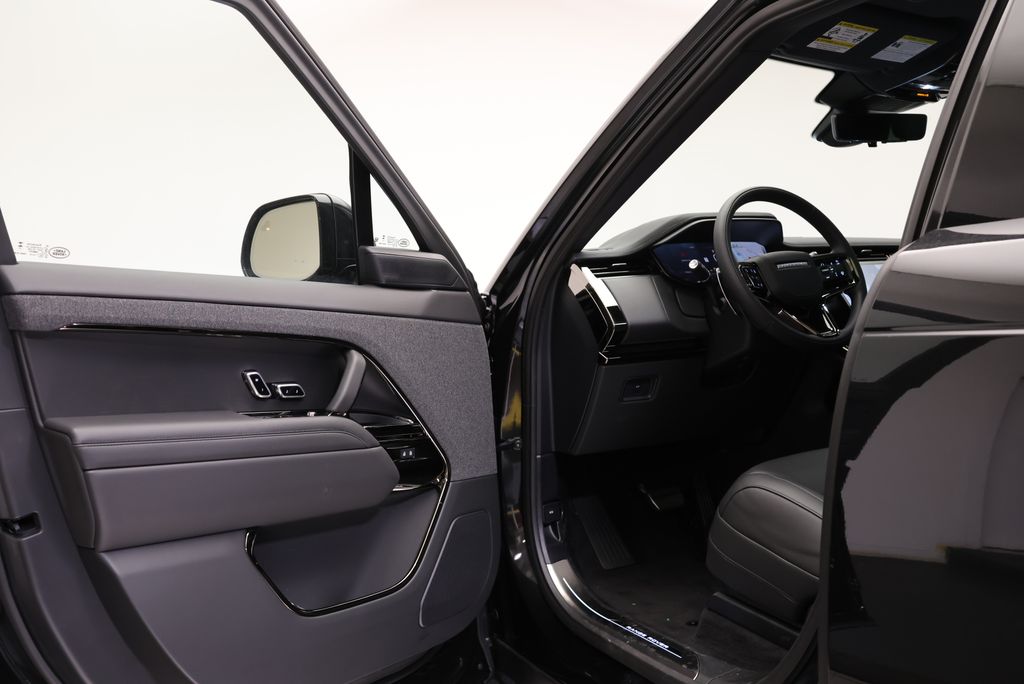 Thumbnail: 2026 Land Rover Range Rover Sport - 27