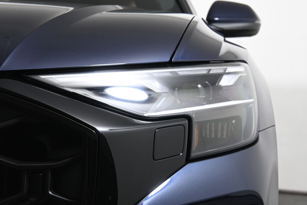 Thumbnail: 2025 Audi Q8 - 10