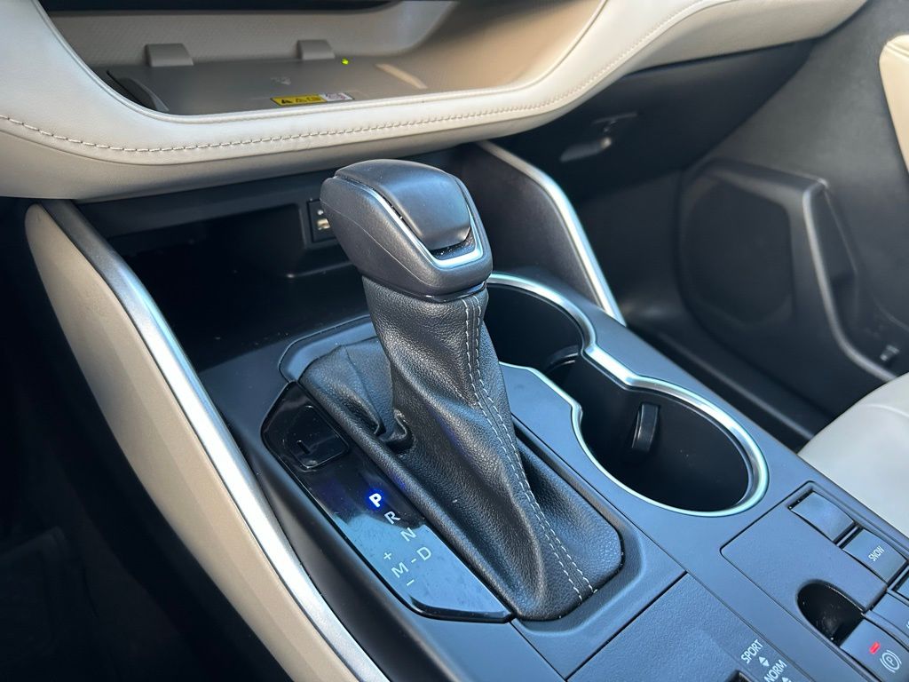 Thumbnail: 2023 Toyota Highlander - 28