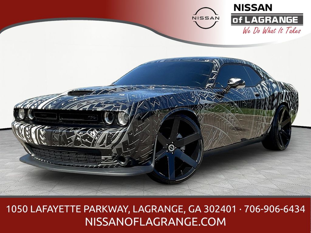 Pitch Black Clearcoat 2023 Dodge Challenger Coupe Rear-Wheel Drive 6-Speed Manual