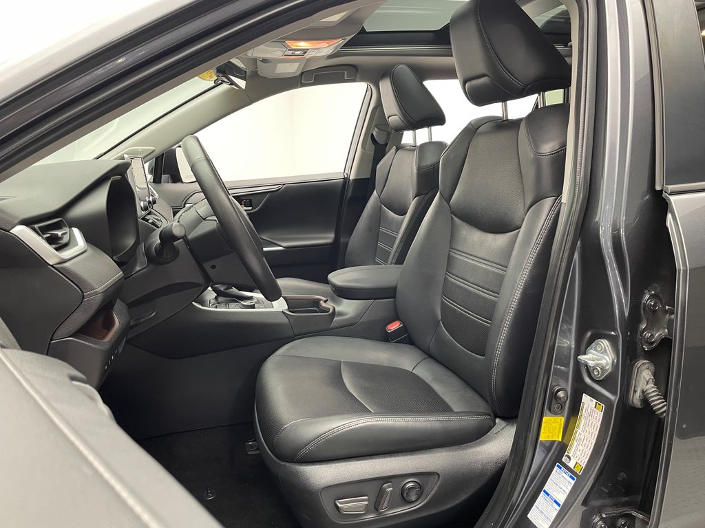 Thumbnail: 2021 Toyota RAV4 - 13