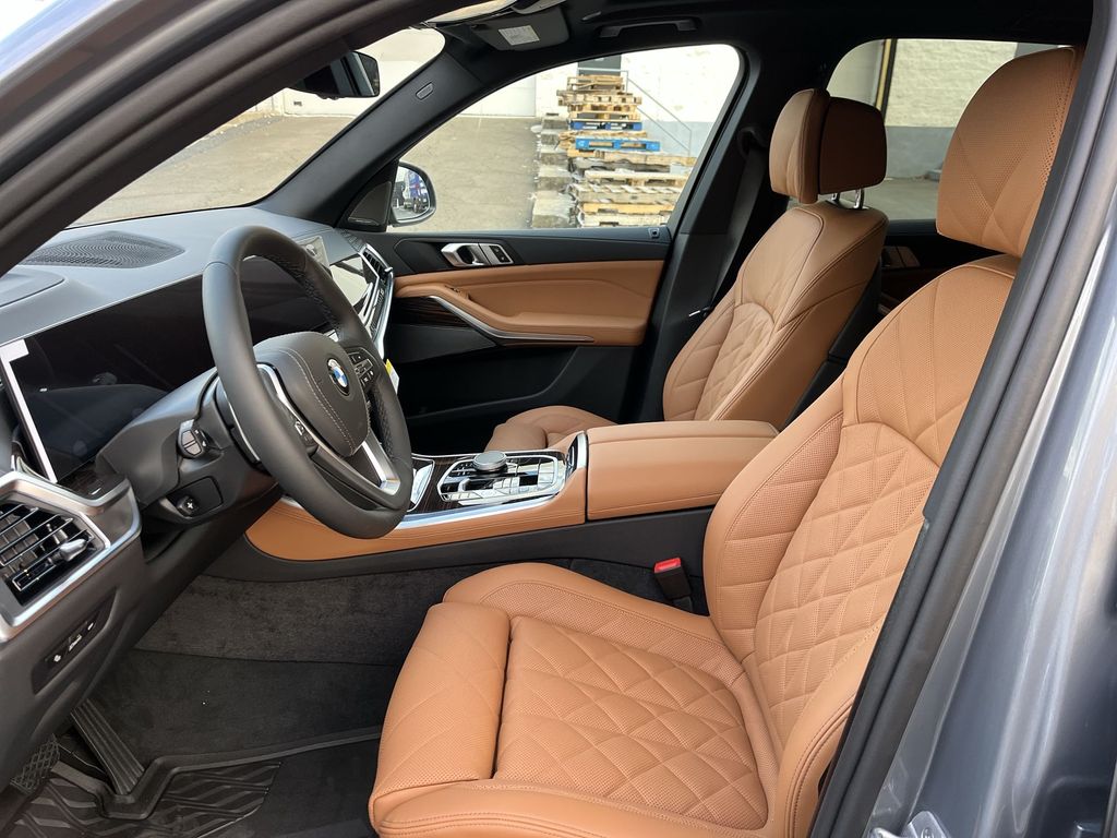 Thumbnail: 2026 BMW X5 - 11