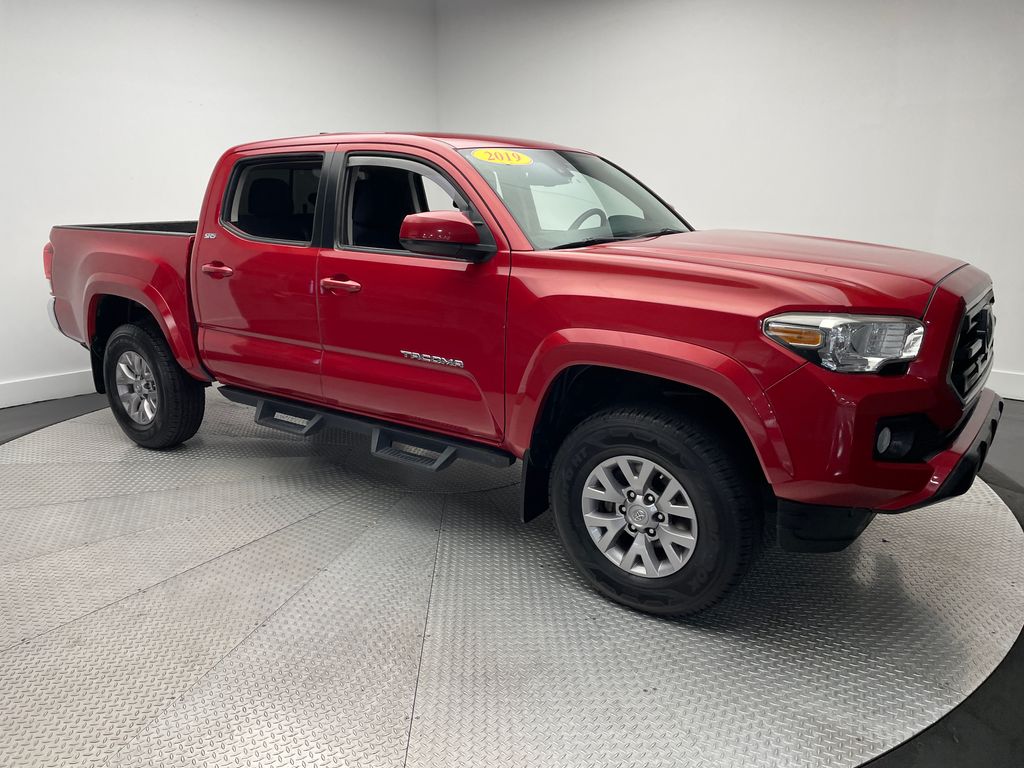 Thumbnail: 2019 Toyota Tacoma - 3