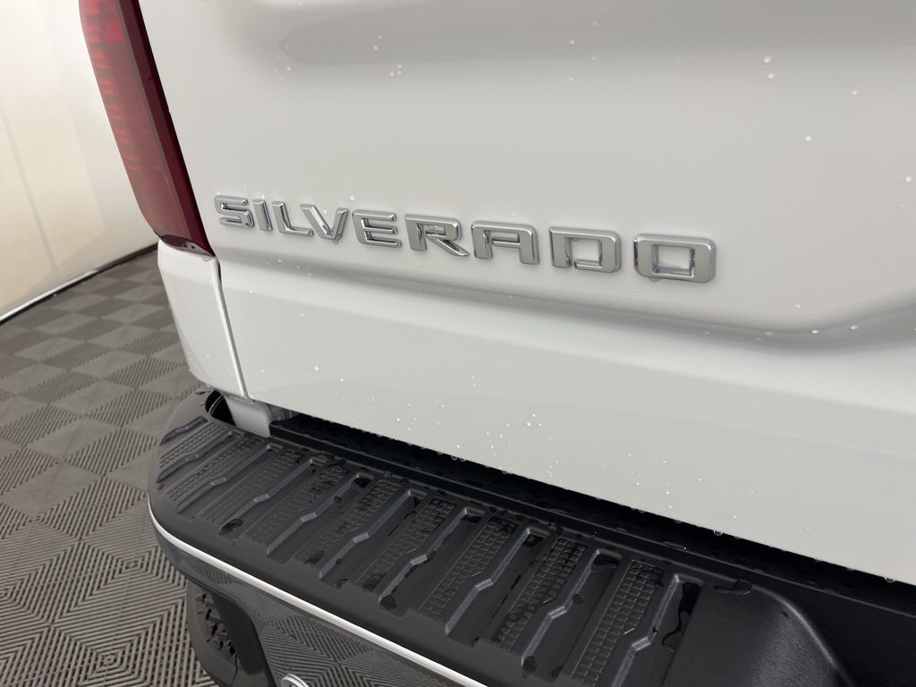 2025 Chevrolet Silverado 1500 LT 3