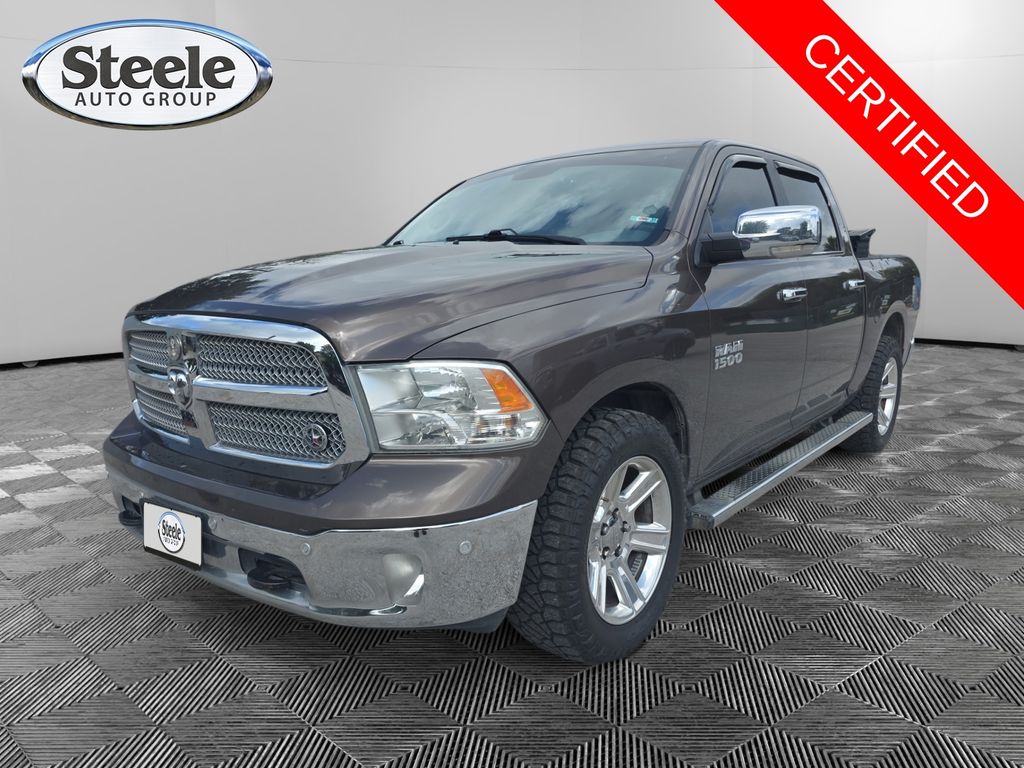 Walnut Brown Metallic Clearcoat 2018 RAM 1500 Lone Star Silver Crew Cab RWD Pickup Truck 4X2 8-Speed Automatic