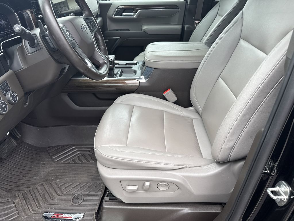 2024 Chevrolet Silverado 1500 RST - 11