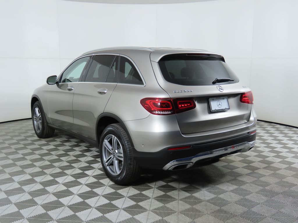 2022 Mercedes-Benz GLC 300 7