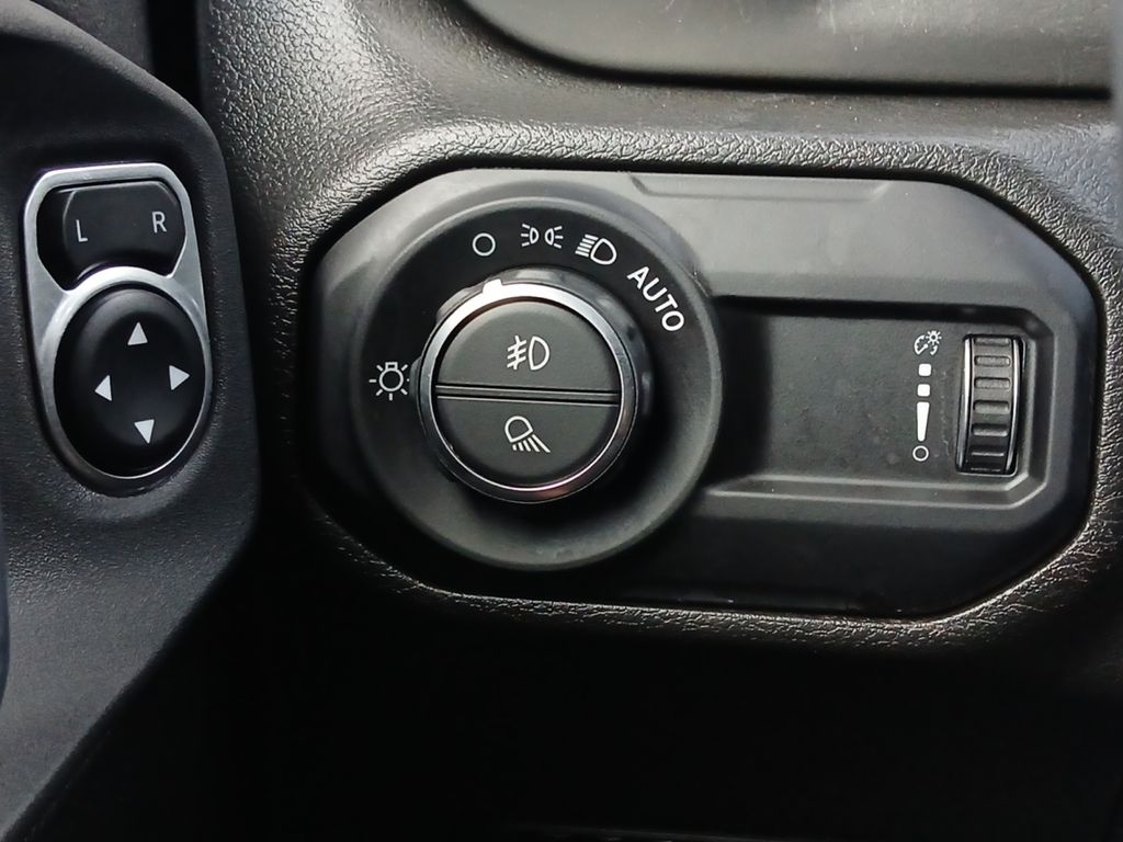 Used Car 2023 Jeep Gladiator  Texas Trail For Sale Under $35,000 In Austin, Texas