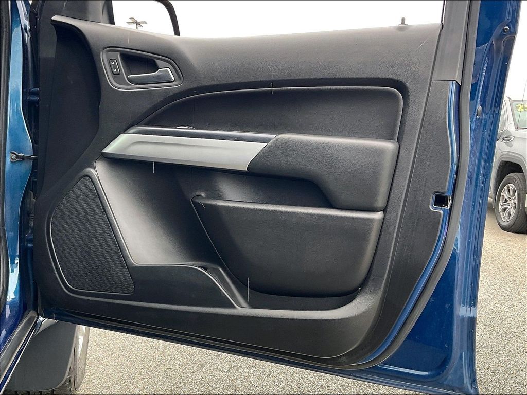 2019 Chevrolet Colorado — photo 11