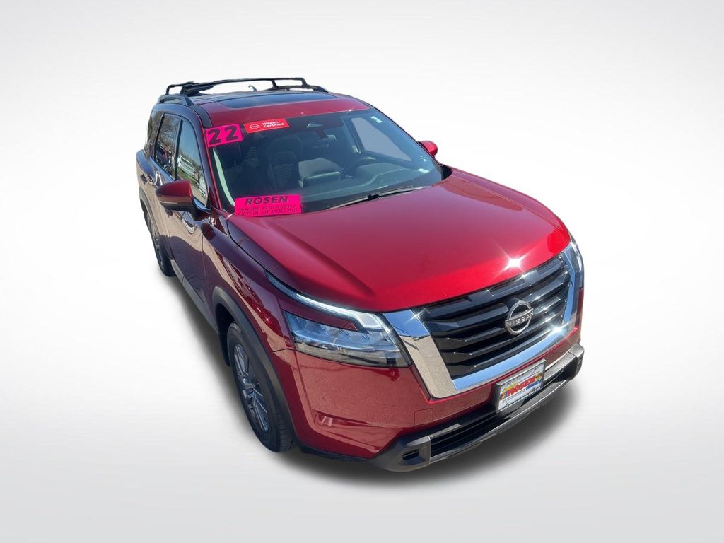 2022 Nissan Pathfinder SV photo