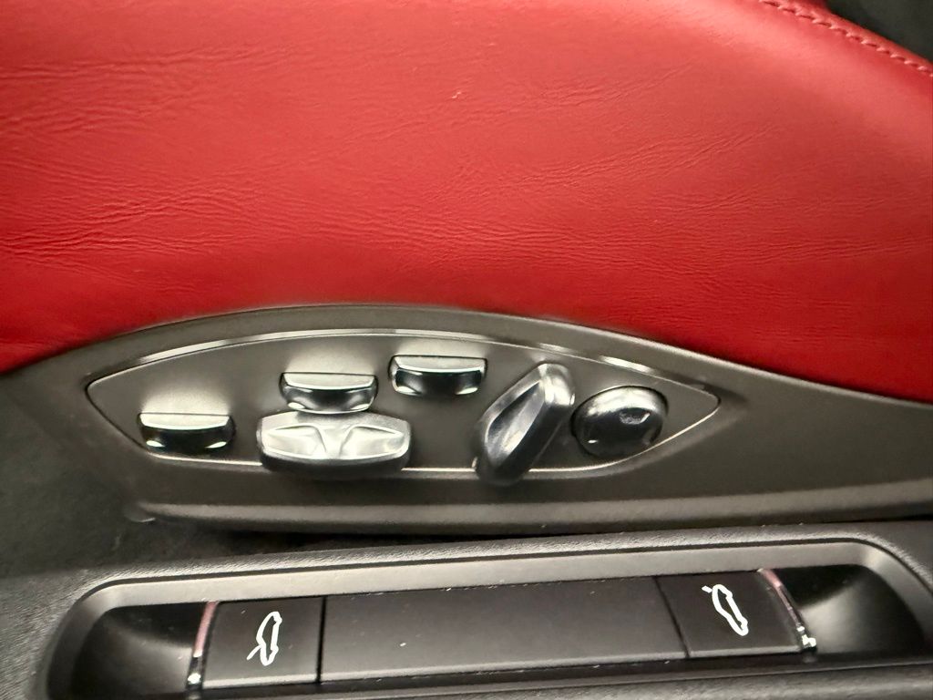 Thumbnail: 2022 Porsche  - 27