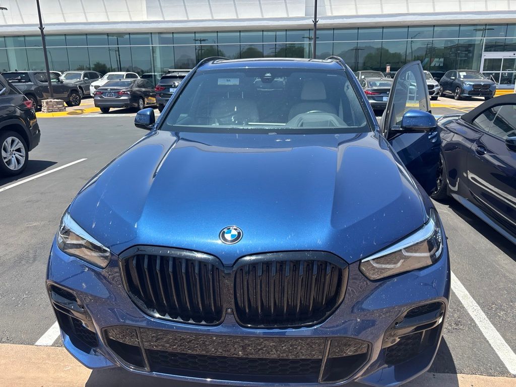 Used 2022 Blue BMW xDrive40i image 2