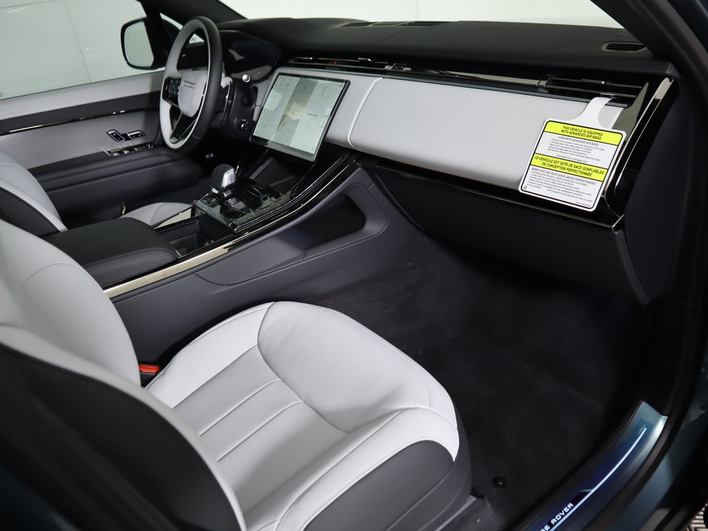 Thumbnail: 2025 Land Rover Range Rover Sport - 19