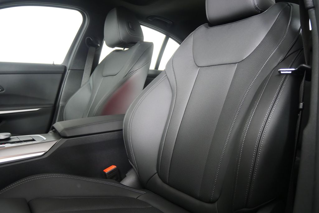 Thumbnail: 2026 BMW 3 Series - 11