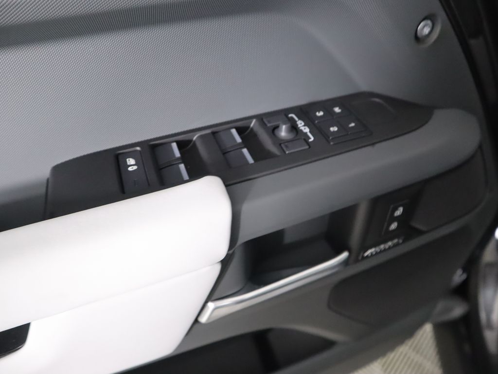 Thumbnail: 2026 Land Rover Defender - 25