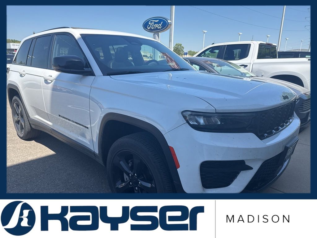 2023 Jeep Grand Cherokee Altitude 4x4's photo