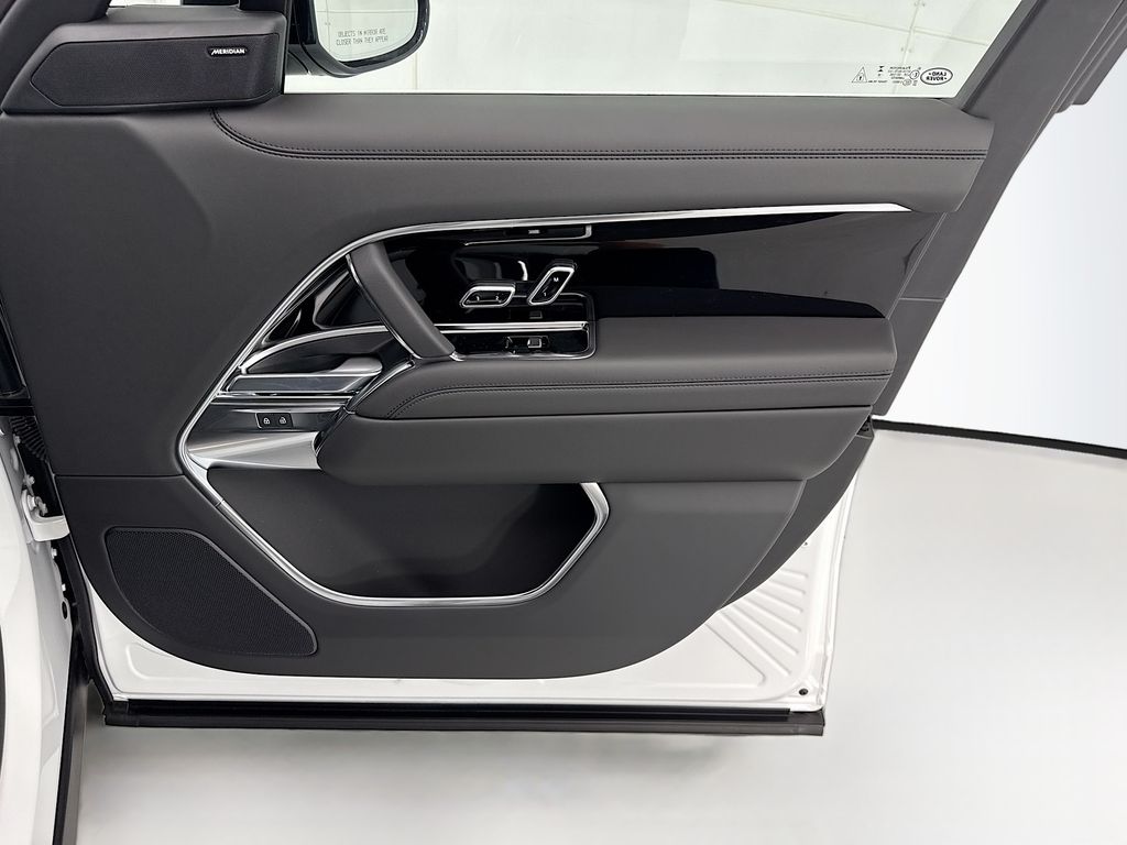 Thumbnail: 2026 Land Rover Range Rover - 23